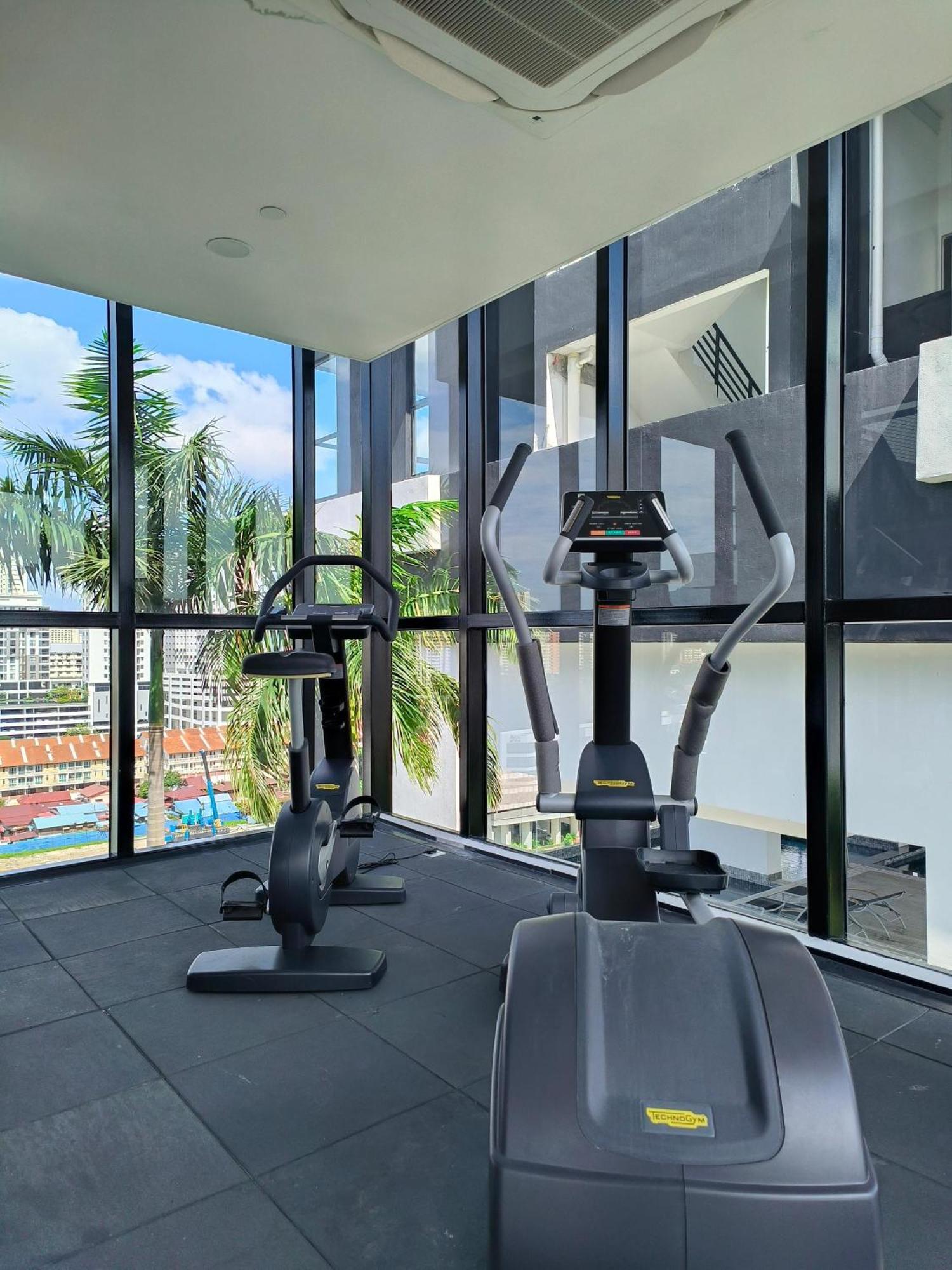 Urban Suites Two Or Three Bedroom Georgetown By Anc Jelutong ภายนอก รูปภาพ