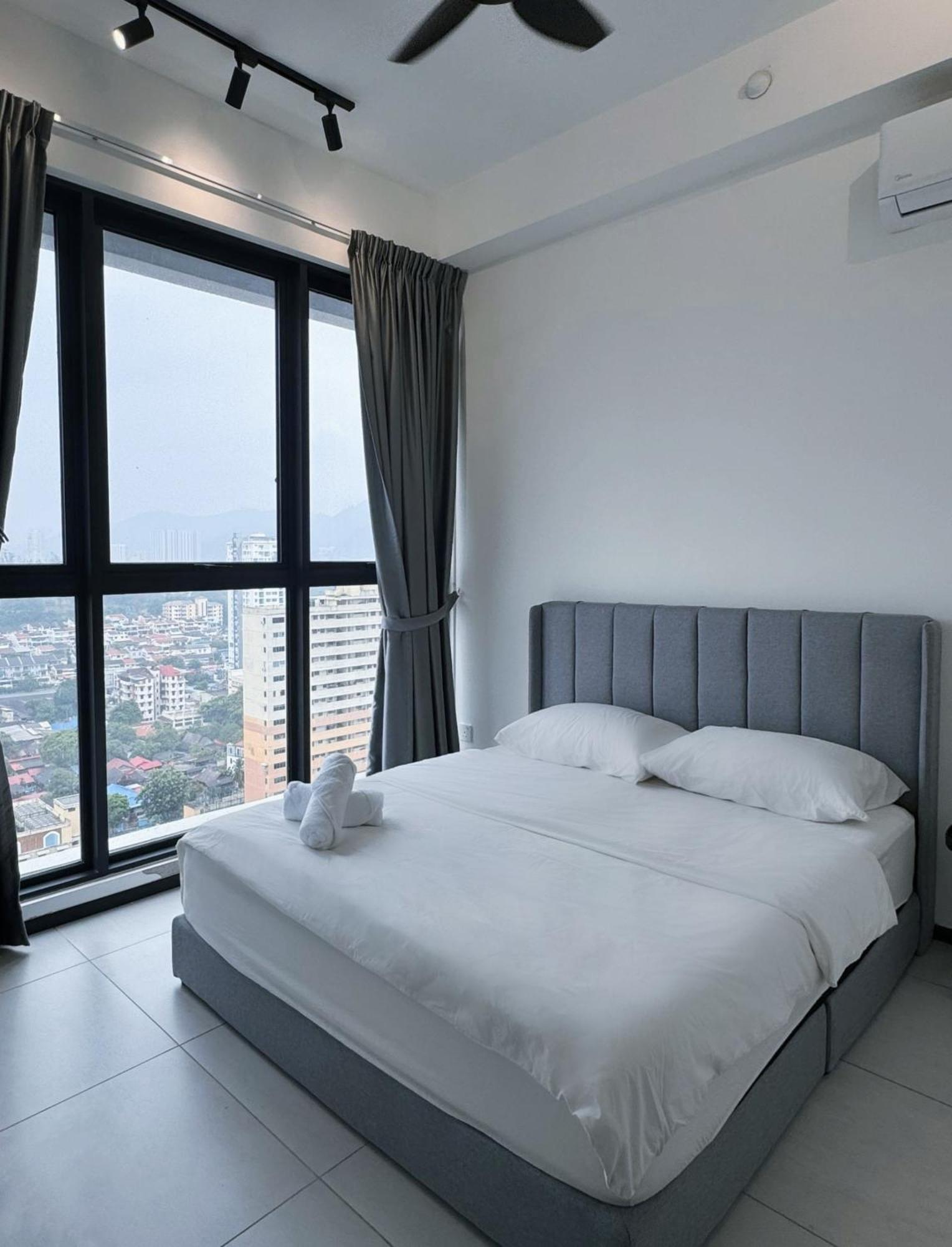 Urban Suites Two Or Three Bedroom Georgetown By Anc Jelutong ภายนอก รูปภาพ